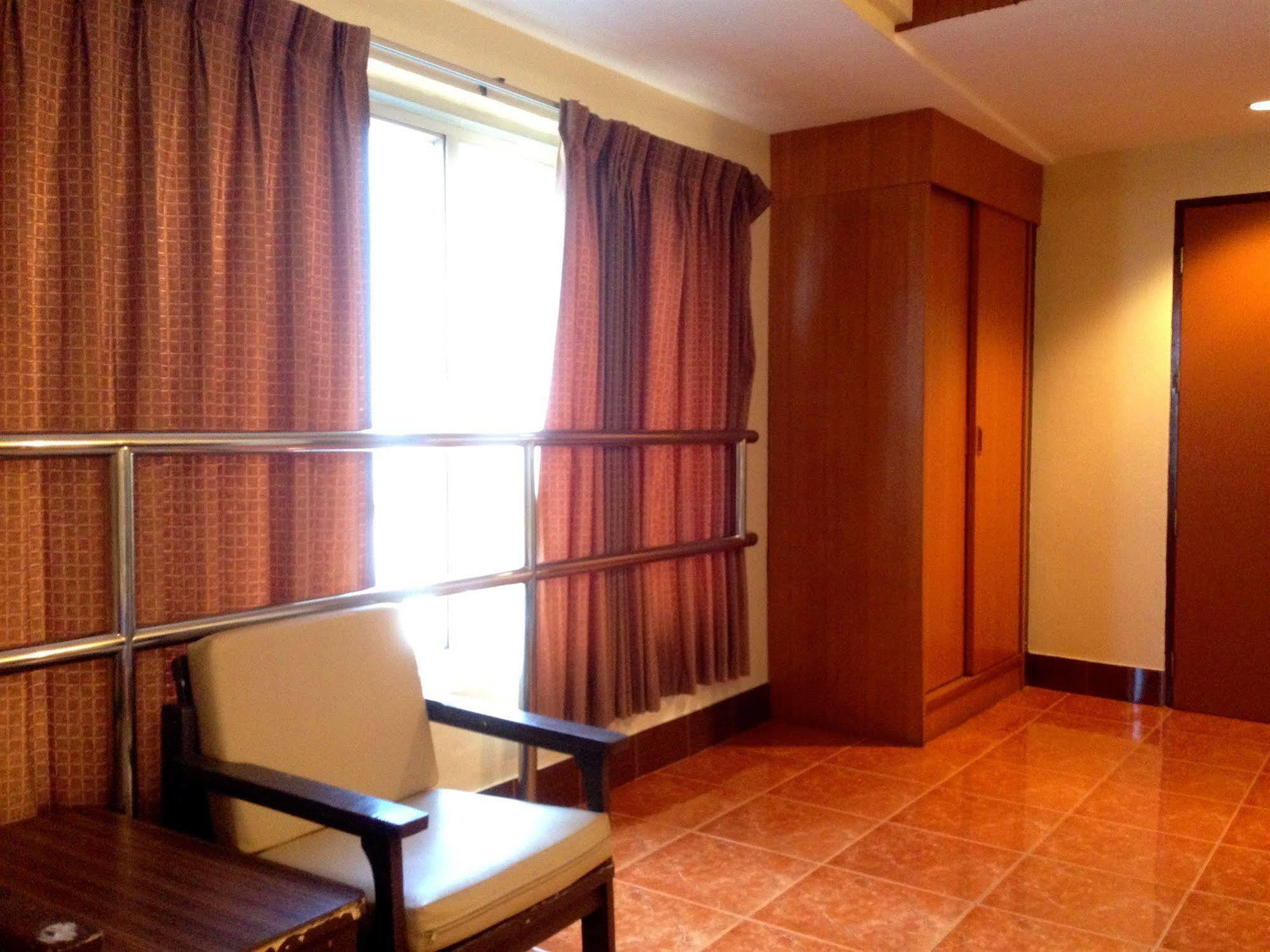 Cherry Hotel Pattaya Exterior photo