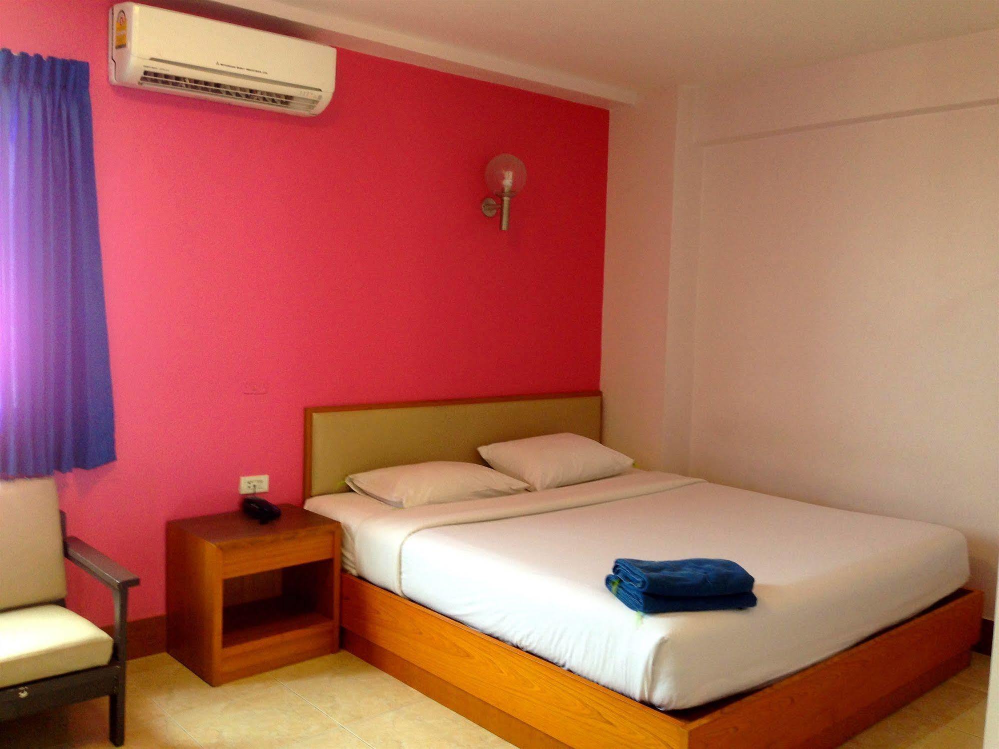 Cherry Hotel Pattaya Exterior photo
